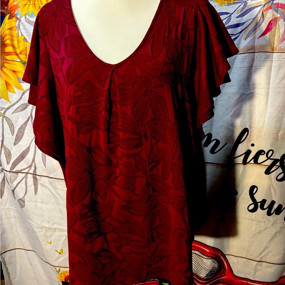 Maroon shirt with pattern